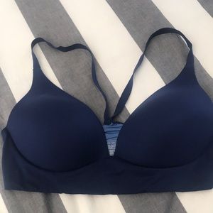 Lightly lined plunge Navy bra VS